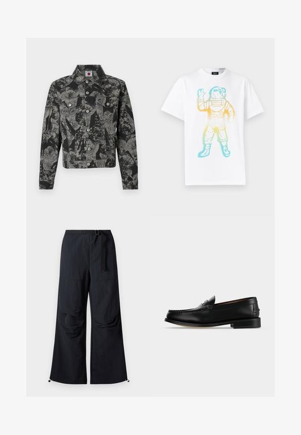 Schwarze und graue Jeansjacke mit abstraktem Muster, Knopfverschluss, zwei Vordertaschen und spitzem Kragen. Strukturierter Stoff.; Weißes T-Shirt mit einem farbenfrohen gestreiften Motiv eines winkenden Astronauten im Raumanzug, das mittig auf der Vorderseite angebracht ist.; Schwarze, weit geschnittene Hose aus leichtem Stoff. Verfügt über einen Gürtel, zwei große Seitentaschen und verstellbare Säume mit Kordelzug.; Schwarzer Leder-Herrenschuh (Loafer) mit niedrigem Absatz und Mokassin-artiger Naht am Zehenbereich, seitlich auf einfarbigem Hintergrund dargestellt.