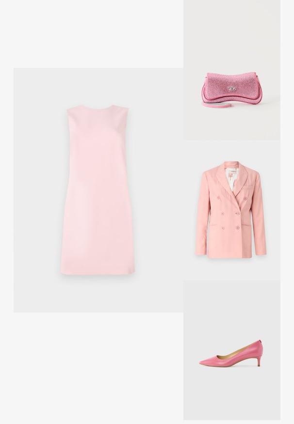 Roze dubbelzijdige blazer met gekartelde revers, twee voorzakken en zes bijpassende knopen; gladde stof en getailleerde pasvorm.; Mouwloze jurk van zachtroze stof, met een eenvoudige A-lijn vorm, ronde halslijn en een gladde textuur zonder patronen of versieringen.; Roze leren pump met een puntige neus, lage hak en gladde textuur. Heeft een uitsparing aan de zijkant en een minimalistisch ontwerp.; Kleine roze glinsterende clutch met een zilveren gesp en een dun polsbandje op een witte achtergrond.
