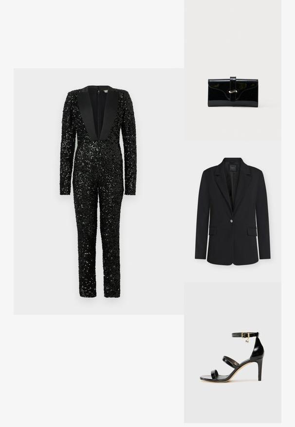 Čierny na mieru ušitý blejzer s výrezovými klopami, dlhými rukávmi, dvoma prednými vreckami s klopou a jedným dekoratívnym gombíkom vpredu.; Čierny overal na celé telo pokrytý lesklými flitrami, s dlhými rukávmi a širokým saténovým golierom.; Čierne lakované sandále s tromi pásikmi, spona na členku a 10 cm ihlovým podpätkom. Obsahujú zlaté detaily s hardwarem a logo prívesok.; Čierna lesklá obdĺžniková peňaženka s predným remienkom a strieborným kovovým zapínaním, umiestnená na čistom bielom pozadí.