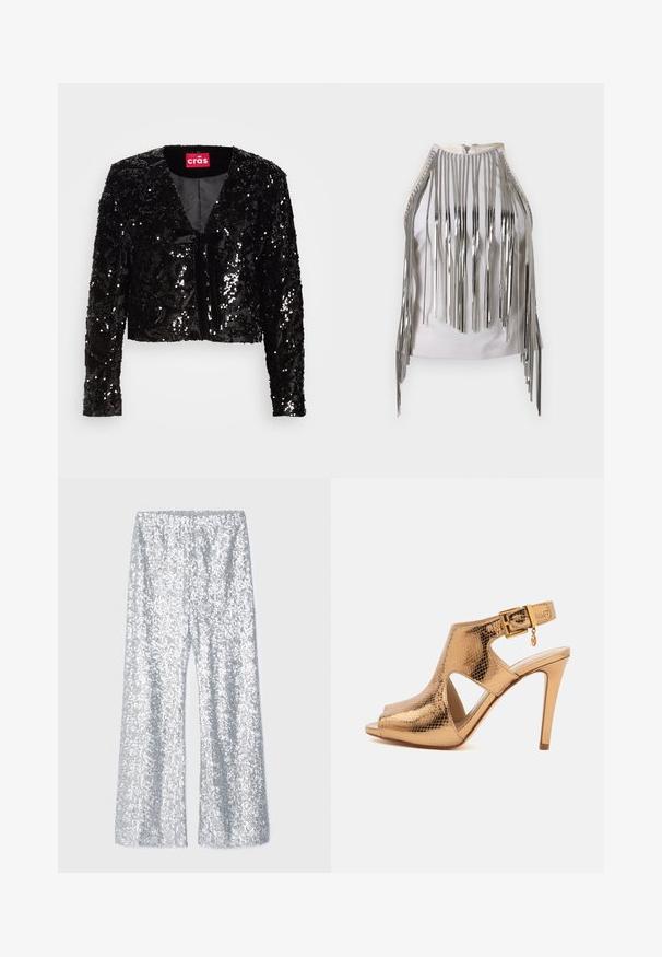 Sort sequined cropped jakke med lange ærmer, der har en V-udskæring, blød tekstur og en frontbinding detalje. Foret indre uden yderligere mønstre.; Hvid ærmeløs top med lange sølvmetallic frynser langs siderne og halsudskæringen, der skaber en iøjnefaldende kontrasterende tekstur og udseende.; Sølv palietbukser med flared ben og elastisk talje. Har en skinnende overflade og bred ben silhuet.; Guldsandal med høje hæle med tekstureret overflade, peep-toe, udskårne sider og justerbar ankelrem med lille charm-spænde.