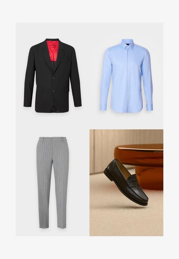 Blazer noir en tissu léger, avec une doublure en satin rouge, deux boutons à l'avant et deux poches latérales avec une poche poitrine.; Chemise à manches longues bleu clair, boutonnée, en tissu texturé avec un col pointu et une fermeture classique à boutons à l'avant.; Pantalon gris à fines rayures avec une coupe ajustée, devant plat et poches latérales. Confectionné dans un tissu lisse avec un léger éclat.; Chaussure mocassin en cuir noir suspendue au-dessus d’un tapis beige avec du mobilier moderne couleur ambre en arrière-plan.