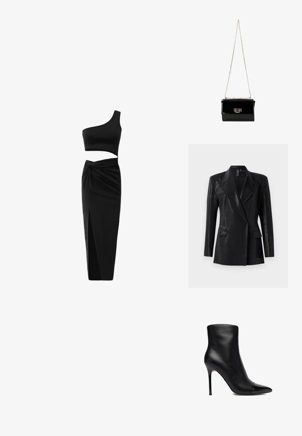 Sort blazer med en blank finish, der har en notch lapel, to frontlommer og en tætsiddende silhuet. Lange ærmer fuldender designet.; Sort todelt tøj sæt bestående af en en-skulder crop top og en højtaljet nederdel med tvistet detalje og sideslids. Glat stof.; Sort læderankelstøvle med spids lak-tå og slank høj stilethæl, vist fra ydersiden på hvid baggrund.; Sort patentlæder håndtaske med en guldkæde-strop, rektangulær form, med en frontklaplukning og et metallisk logo-accent.