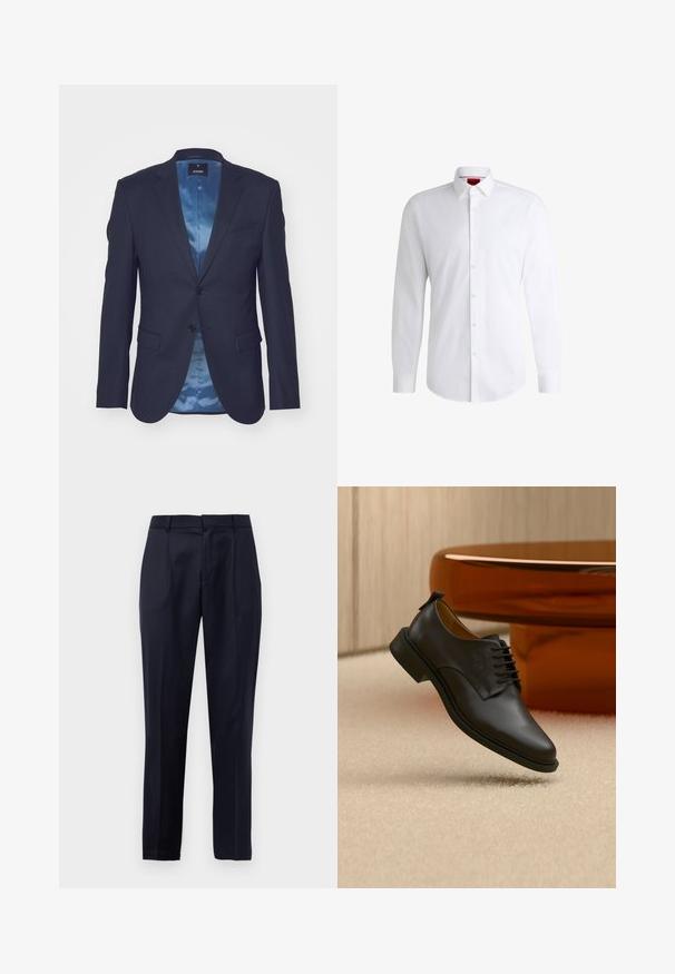 Dunkelblazer aus strukturiertem Stoff, mit einem Ein-Knopf-Verschluss, zwei Fronttaschen und einer kontrastierenden hellblauen Satinfütterung.; Weißes Herrenhemd aus glattem Stoff mit klassischem Kragen, langen Ärmeln und abgerundetem Saum. Mit eleganten beigen Knöpfen an der Vorderseite.; Navyblaue maßgeschneiderte Anzughose mit Frontfalten, Gürtelschlaufen und konischem Beinansatz vor einem weißen Hintergrund.; Schwarzer Herrenschuh aus Leder mit Schnürung, schwebt über einem beigen Teppich, im Hintergrund ein brauner runder Kaffeetisch.