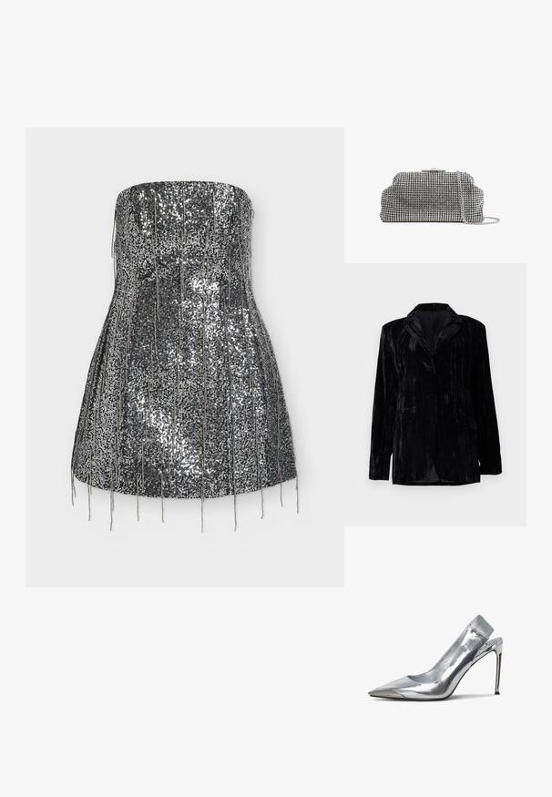 Chaqueta de terciopelo negro con textura de rayas verticales, solapas con muesca, dos bolsillos frontales y cierre de un solo botón. Corte entallado.; Vestido sin tirantes de lentejuelas plateadas con una silueta acampanada, que presenta detalles de flecos metálicos colgantes y una textura lisa y brillante.; Zapato de tacón alto plateado tipo slingback con punta afilada y acabado metalizado. Presenta un diseño elegante y acentos minimalistas en el tacón.; Reiss ADALINE EMBELLISHED - Clutch - silver coloured