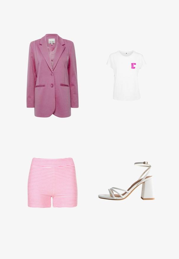 Blazer rose ajusté avec deux boutons, revers crantés et poches latérales. Tissu lisse au fini légèrement texturé.; T-shirt en coton blanc à manches courtes, avec le texte rose vif "EN ATTENDANT VENDREDI" sur la zone de la poitrine à gauche. Col rond.; Shorts rayés rose et blanc en tissu doux. Présente un design ajusté et une taille lisse sans détails ou matériel additionnels.; Sandale blanche à talon haut bloc, trois fines lanières avant et une bride à la cheville avec une petite boucle.