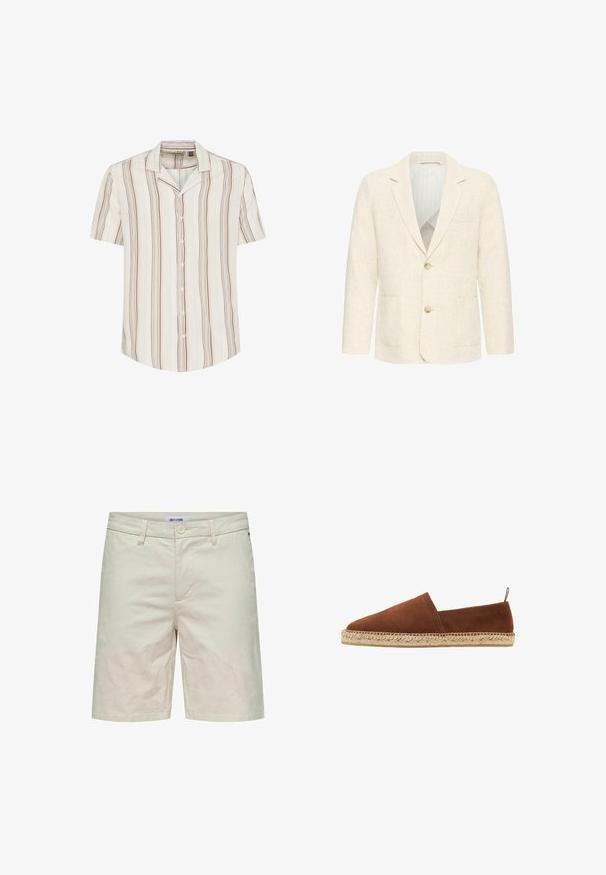 Blazer pour homme couleur crème avec deux boutons marron, revers crantés, poches avant et doublure intérieure rayée.; Chemise à manches courtes, boutonnière, de couleur crème clair avec des rayures verticales brunes et jaune pâle. Tissu doux avec une coupe décontractée et un col.; Shorts en coton beige avec fermeture à bouton, passants de ceinture et poches latérales. Texture lisse et coupe droite, adaptés à une tenue décontractée.; Scarosso Espadrilles - chestnut suede