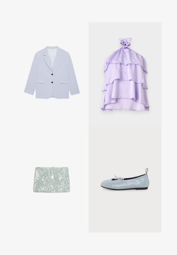 Even&Odd by Zalando Blazer - light blue; Lila, gelaagde top van lichte stof met een ruchesdesign en een rozenvormige accent bij de halslijn. Gladde textuur, zonder mouwen.; Zilverkleurig zakje met trekkoord, bedekt met pailletten, met een vlakke rechthoekige vorm, afgebeeld tegen een witte achtergrond.; Lichtblauwe leren ballerina met een klein strikje bovenop, afgeronde neus, zwarte zool en trekkoordje aan de hiel.