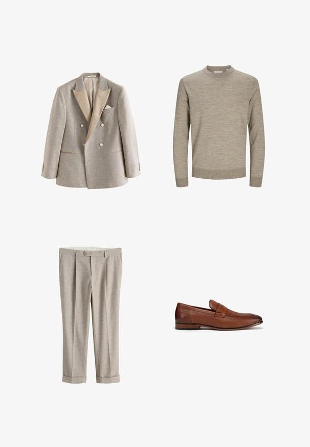 Blazer cruzado de color beige claro con solapas anchas de satén y botones a juego, con bolsillos delanteros y un pañuelo en el bolsillo del pecho.; Suéter beige de manga larga con cuello redondo, puños y dobladillo acanalados, exhibido sobre un fondo blanco.; Pantalones a medida de color beige claro con cierre de botones, trabillas para cinturón, bolsillos laterales y bajos doblados.; Mocasines de cuero marrón con un patrón tejido texturizado, puntera redondeada y una pequeña correa en la parte superior. Tacón plano para mayor comodidad.