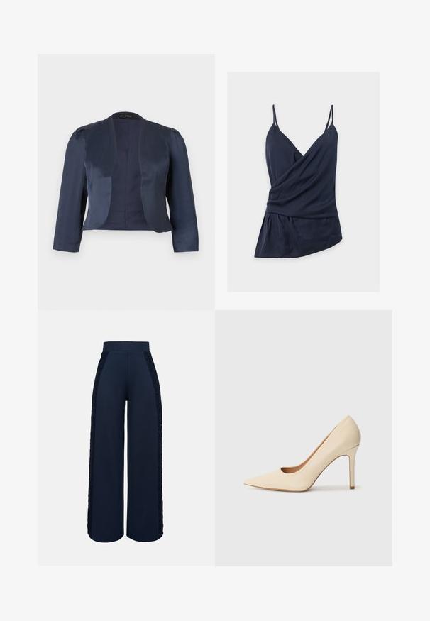 Marineblauer, kurz geschnittener Blazer mit offenem Vorderteil, langen Ärmeln und leicht gepolsterten Schultern, gefertigt aus glattem Satinstoff.; Navyblaues ärmelloses Wickel-Top mit dünnen Spaghettiträgern, V-Ausschnitt, drapiertem Stoff und asymmetrischem Saum auf schlichtem weißen Hintergrund.; Marineblaue Hose mit weitem Bein, hohem Bund und Spitzeneinsätzen, die entlang der Außenseiten beider Beine verlaufen.; Beige Leder-Pumps mit hohen Absätzen, spitz zulaufend und mit einer seitlichen Aussparung, ausgestattet mit einem schlanken Stiletto-Absatz für zusätzliche Unterstützung.