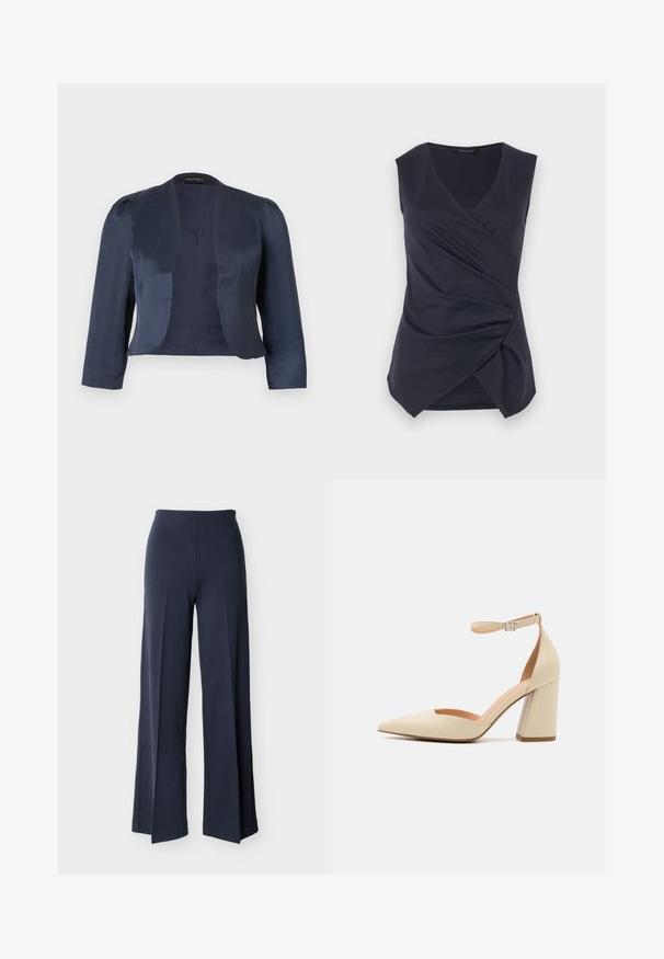 Marineblå cropped åben-front blazer med lange ærmer og let polstrede skuldre, lavet af glat satinstof.; Ärmløs top i mørk navy med omslag og V-hals samt sammensnøring ved forkanten, mærket Anna Field.; Marineblå bukser med vide ben og sideslidser, høj talje og glat front, vist mod en hvid baggrund.; Beige patentlæder højhælede pumps med spids tå, ankelrem og kraftig hæl. Glat tekstur med minimale syninger.