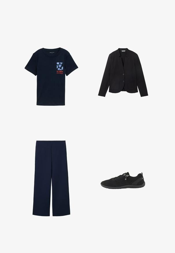 Zwarte blazer met een notch-kraag, twee voorkeurszakken en twee knopen. Gemaakt van textuurstof, slim-fit ontwerp met lange mouwen.; Marineblauw katoenen T-shirt met korte mouwen, voorzien van een borstzakbedrukking met blauwe hartjes en rode tekst met de woorden "je t'aime pour toujours."; Marineblauwe wijde broek gemaakt van lichtgewicht stof, met een strakke uitstraling en rechte snit, voorzien van zijzakken en zonder zichtbare sluitingen.; Zwarte lage sneaker met mesh bovenwerk, zijrits, veters en rubberen zool, ontworpen voor casual gebruik.