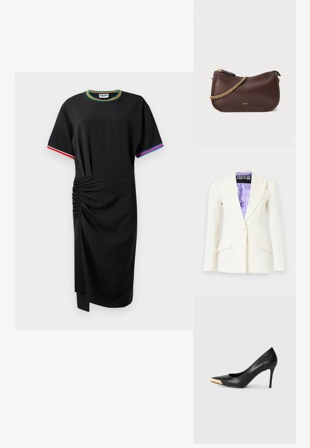Weißer taillierter Blazer mit Knopfverschluss, gekerbtem Revers, Pattentaschen und lila gemustertem Innenfutter mit dem Label Versace Jeans Couture.; Schwarzes Midikleid mit kurzen Ärmeln und Raffung auf der linken Seite, grünem und orangefarbenem Ausschnitt, rotem und weißen Ärmelbesatz auf der rechten Seite sowie blauem und pinkem Ärmelbesatz auf der linken Seite.; Schwarzer Leder-Pumps mit hohen Absätzen und spitzem Zehenbereich; verfügt über einen metallisch goldenen Akzent auf der Zehenkappe. Glatte Oberfläche mit einem eleganten Design.; Braune Ledertasche mit geschwungener Form, ausgestattet mit einem goldenen Kettenriemen und einem Reißverschluss. Logo auf der Vorderseite geprägt. Glatte Textur.