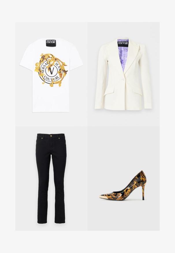 Blazer blanco entallado con cierre de un solo botón, solapas con muesca, bolsillos de solapa y forro interior con estampado púrpura etiquetado Versace Jeans Couture.; Camiseta blanca de algodón con un gráfico redondo que presenta motivos en negro y dorado, incluyendo un logo circular y elementos decorativos.; Jeans de mezclilla negros con corte recto, diseño de cinco bolsillos, cierre de botón y acentos de hardware en tono dorado. Textura suave con un detalle mínimo.; Zapato de tacón alto con punta afilada, superficie negra brillante, adornado con patrones florales dorados y una tapa metálica dorada en la punta.