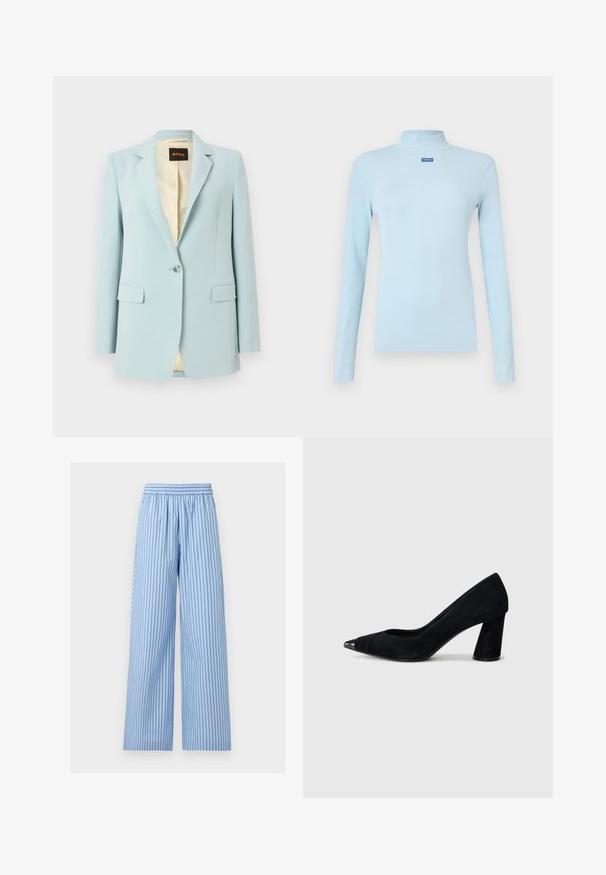 Lichtblauwe eenknopsblazer met revers, klepzakken en beige patroonvoering.; Lichtblauw coltruitje met lange mouwen, gemaakt van geribd stof, met een klein blauw logo op de borst en een getailleerd model.; Lichtblauwe broek met wijde pijpen, verticale donkerblauwe fijne strepen en een elastische tailleband.; Zwarte suède hoge hakpumps met een puntige neus, voorzien van een glanzende zwarte kapneus en een chunky, taps toelopende hak.