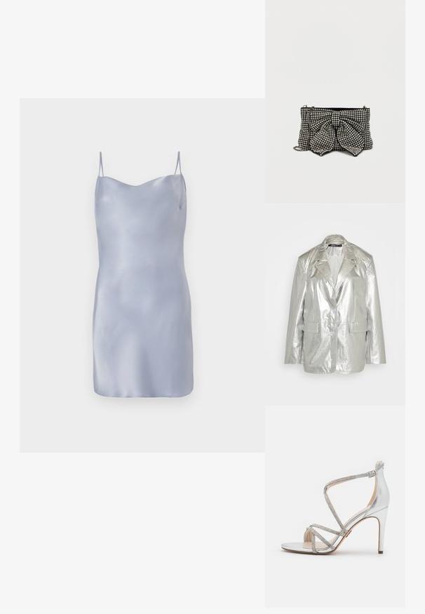 Gina Tricot OVERSIZED - Bleiser - silver; Kergelt sinine satiinist libisev kleit õhuke reguleeritavate rihmadega, sile ja siidine tekstuur ning lihtne siluett.; Hõbedased kõrge kontsaga sandaalid õhukeste rhinestone’i rihmadega, mis ristuvad varvaste kohal ja ümber pahkluu, külgmise pandlaga kinnitatud.; Must mustrünne mustklaas, millel on suur pael, kaunistatud hõbedaste nupudega, ahelakäepideme ja struktuurse pinnaga, mis püüab valgust.