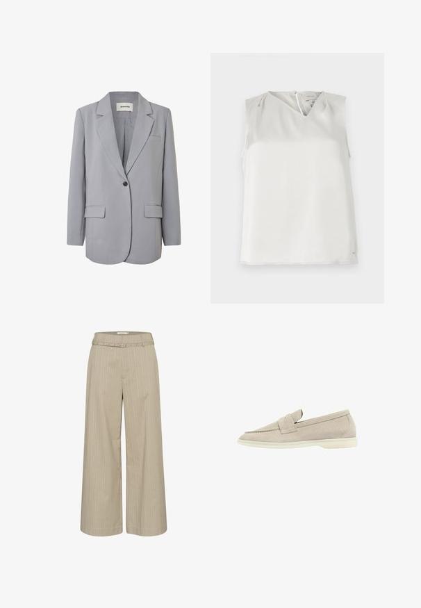 Blazer gris clair avec fermeture à un bouton, revers crantés, deux poches avant et une fente centrale au dos. Tissu au toucher lisse.; Blouse blanche sans manches avec col en V, plis subtils aux épaules et fermeture éclair au dos, présentée sur un fond uni.; Pantalons larges en tissu beige clair avec des rayures verticales, dotés d'une ceinture assortie et de quincaillerie décorative au niveau de la taille.; Mocassin en suède beige clair avec une semelle blanche basse, un bout arrondi et une lanière cousue sur le dessus.