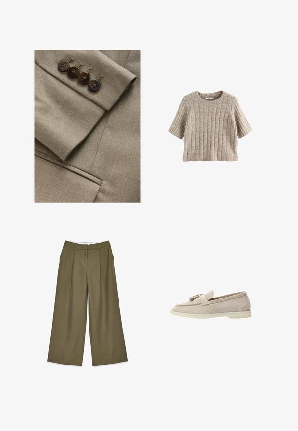 Brunt skræddersyet blazerstof med subtile striber, som har en manchet med fire matchende knapper og tynde stikninger.; Kortærmet, ribbet sweater i lys beige med en rund halsudskæring og blød tekstur, lavet af et hyggeligt strikmateriale.; Bredde bukser i olivengrønt stof med en struktureret overflade, der har frontfolder og et højt livdesign. Ingen synlig hardware.; Beige ruskinds loafers med en frynseaccent, der har en glat tekstur, rund tå og en gummisål for fleksibilitet.