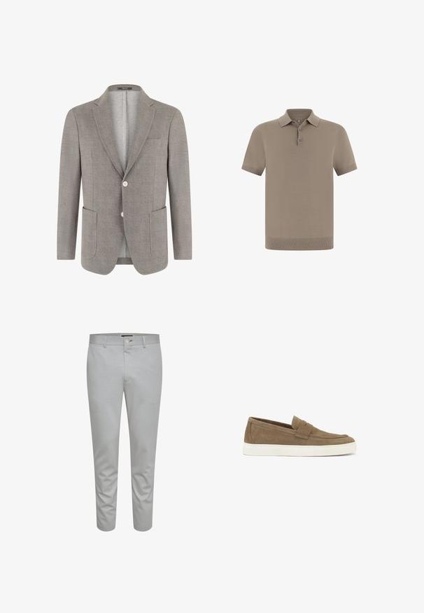 Hellgrauer Herrenblazer mit Kerbkragen, zwei vorderen Knöpfen, aufgesetzten Taschen und einer Brustleistentasche, von Boggi Milano.; Polohemd in Taupe mit strukturierter Oberfläche, kurzen Ärmeln und Kragen. Mit drei Knöpfen und gerippten Bündchen.; Hellgraue, maßgeschneiderte Hose mit glatter Textur, ausgestattet mit einem Knopfverschluss, Gürtelschlaufen und Fronttaschen. Design in knöchellanger, verkürzter Form.; Braune Wildlederschlüpfschuhe mit einer weißen Gummisohle, die ein gesticktes Zehendesign und einen dekorativen Riemen über dem Spann aufweisen.
