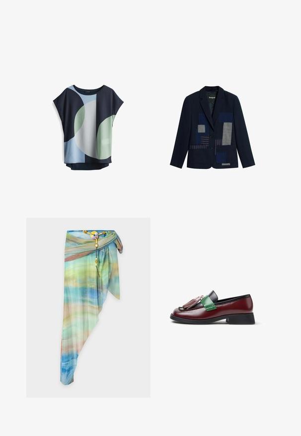 Marineblazer met twee knopen, met blauw en gestreepte patchworkdetails aan de voorkant en twee voorzakken.; Korte mouwen blouse in marineblauw, lichtblauw en groen. Heeft abstracte cirkelpatronen en een relaxte pasvorm met een ronde halslijn.; Asymmetrische doorzichtige wikkelrok met blauw, groen en beige gradientpatroon, vastgemaakt met een decoratieve kralenriem en ronde gesp.; Mahoniekleurige leren loafer met zwarte bies, groene band, roze kwastjes aan de voorkant en lage zwarte hak, zijaanzicht op witte achtergrond.