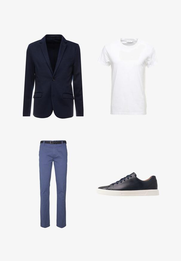Marineblauwe blazer van textuurstof, met een enkele knoopsluiting, gelanceerde revers en twee voorzakken.; Witte katoenen T-shirt met korte mouwen, ronde halsontwerp en een gladde textuur. Label zichtbaar bij de halslijn. Eenvoudige en klassieke stijl.; Chino's in donkerblauwe katoenstof, met een rechte pasvorm, voorzien van een zwarte riem en discrete zakdetails. Zachte textuur.; Marineblauwe leren sneakers met een gladde afwerking, platte witte rubberen zool, ronde neus en zes marineblauwe veters die door ronde oogjes zijn geregen.