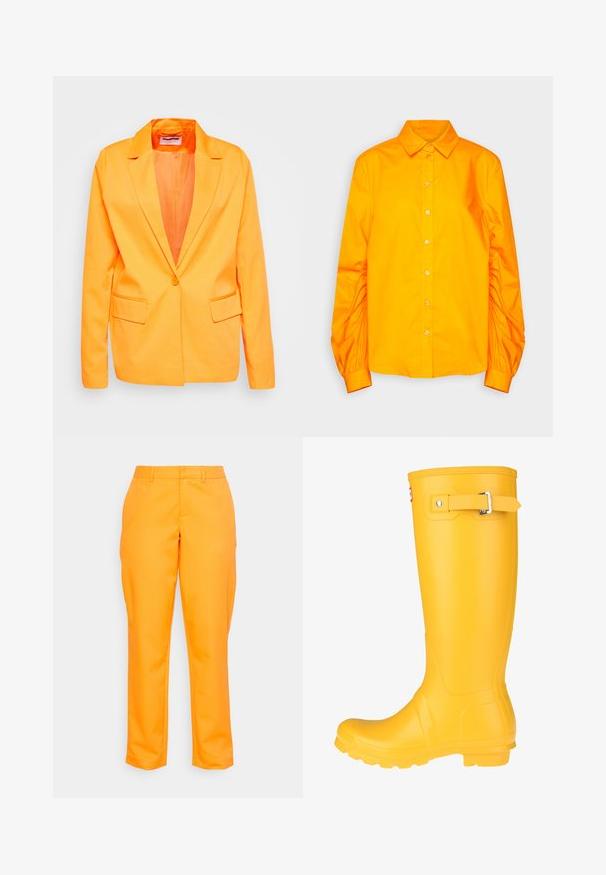 Noisy May NMTHEA - Blazer - vibrant orange; Minimum VINIA - Skjortebluser - orange; Noisy May Petite NMTHEA VIVIAN PANT PETITE - Bukser - vibrant orange; Gul gummistøvle med en glat overflade, justerbar spænde, og tekstureret sål for bedre greb. Høj design, rund tå, og sømløs krop.