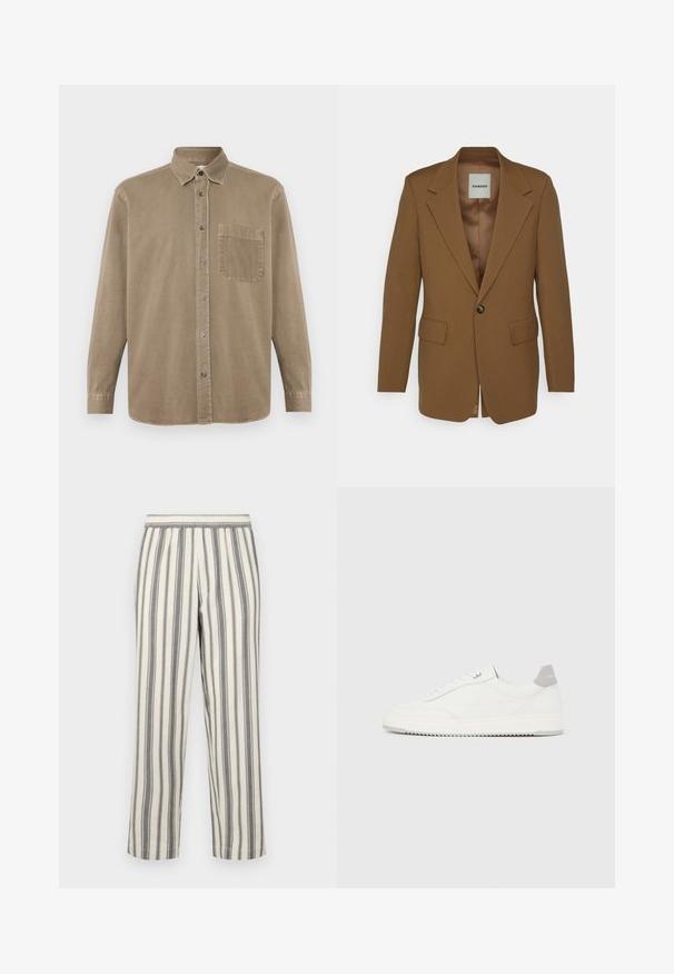 sandro H23MODE CAMEL - Jakkesæt blazere - camel; CLOSED FORMAL ARMY SHIRT - Skjorter - rock beige; Stribede bukser i en lys cremefarve med tynde grå lodrette striber. Har elastisk talje og en lige benklipp.; Hvid lavtop-sneaker med gråt hælflig, hvide snørebånd og tekstureret sål, vist på en ensfarvet lys baggrund.
