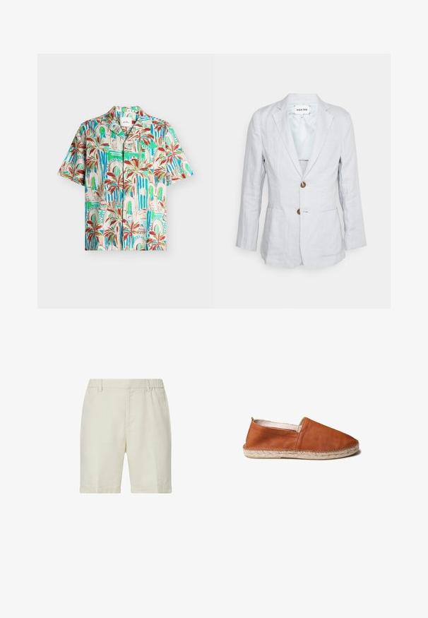 Heathe SINGLE BREASTED - Veste de costume - lavender; Chemise à manches courtes boutonnée avec imprimé palmiers tropicaux et arcade en tons verts, bleus, rouges et beiges sur un fond clair.; Short beige mi-longueur aux genoux avec ourlets repliés, taille élastique à l’arrière, passants pour ceinture et poches latérales avant.; Chaussure slip-on en cuir marron avec un bout arrondi, semelle en jute tissée et couture le long du bord. Texture lisse, design minimaliste.