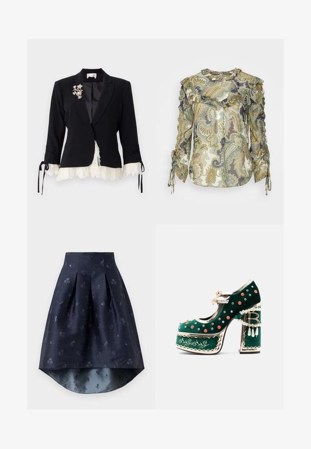 Cinq à Sept LE PETIT ROXIE - Blejzer - black/ivory; Veronica Beard HOWELL BLOUSE - Blúzka - green; Námornícky modrá sukňa s asymetrickým strihom a plisovaním, so subtilným vzorom hracích kariet v mierne lesklom materiáli.; Zelená zamatová platformová obuv s dekoratívnymi červenými a striebornými nitmi, perlovými remienkami, zlatým lemovaním, výšivkou a blokovým podpätkom s visiaci perliami a príveskom "B".