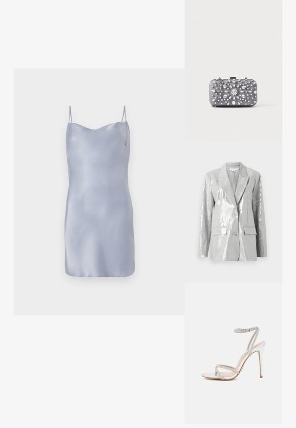 Good American Blazer - grey; Satin glidende kjole i lyseblå med tynde justerbare stropper, en glat og sleek tekstur samt en enkel silhuet.; Sølv højhælede sandal med tynde stropper, prydet med rhinsten, og med et elegant design og spids tå.; Lille rektangulær mørkegrå clutch pyntet med klare rhinsten i et strålende mønster og en sølvkæde som strop.