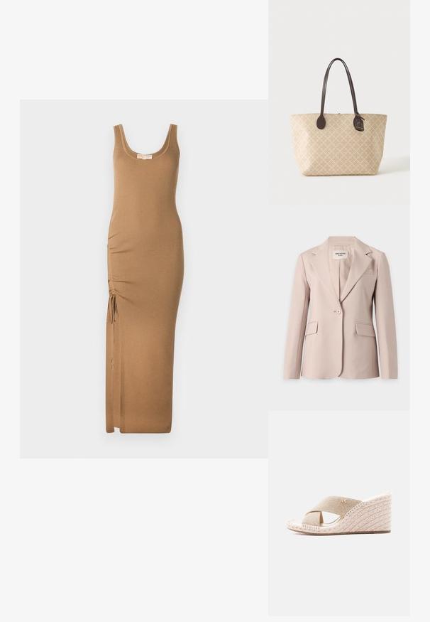 Beige damesingle-knap blazer med notch revers og to forlommer med klapper hængende mod en hvid baggrund.; Ribbet strik maxi kjole i lys brun, med scoop halsudskæring og justerbar side rynkning med snore til tilpasning.; Beige kile-sandal med krydsede stofstropper og hævet flettet jute-sål, med et lille metallisk MK-logo på stroppen.; Beige mulepose med let skravering, mørkebrune læderhåndtag og en lille påsat mærkat på hvid baggrund.