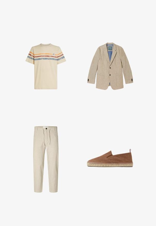 Blazer beige de lino para hombre con solapas de muesca, dos botones negros delanteros, puños con tres botones y tres bolsillos delanteros.; Camiseta de algodón crema con rayas horizontales en naranja, rojo y azul. Mangas cortas, cuello redondo y pequeño detalle de logo en el pecho.; Selected Slim Tapered Linen Blend - Pantalones - vetiver; Alpargata de lona marrón con suela de yute trenzado y pequeña lengüeta de tela en el talón, sobre un fondo blanco.