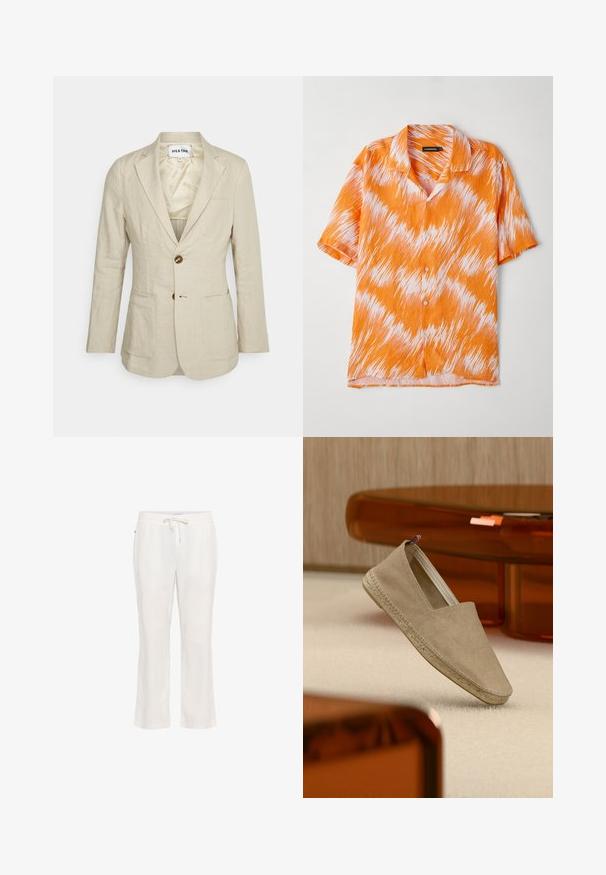 Heathe SINGLE BREASTED - Veste de costume - oat; Chemise à manches courtes orange et blanche, présentant un motif en zigzag, un col et une fermeture à boutons à l'avant. Tissu léger et texturé.; Pantalon léger en lin blanc avec une taille élastique et un cordon de serrage. Conception à jambe droite avec une texture lisse et sans motifs notables.; Espadrille en toile beige avec semelle tressée et petite languette tricolore sur le talon, posée sur un tapis clair avec un mobilier teinté d'ambre en arrière-plan.