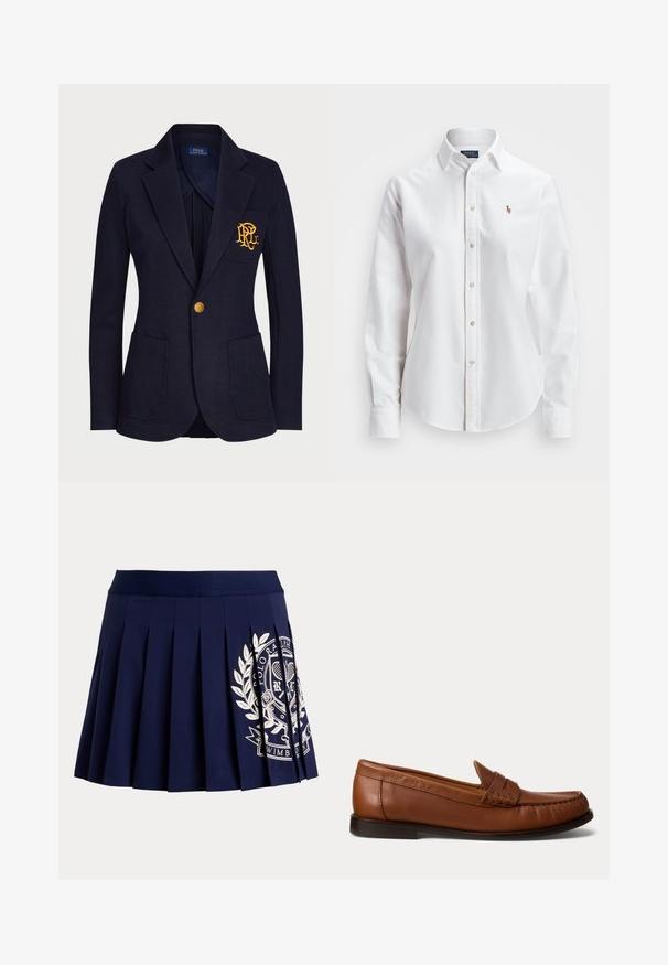 Marineblå blazer med guldknap, to forlommer og guldbroderet logo på venstre brystlomme.; Hvid langærmet skjorte med knapper lavet af bomuld, der har en klassisk krave og et lille broderet logo på brystet.; Marineblå plisseret nederdel med bred linning og hvid tennisinspireret logo på nederste højre side.; Brun læderloafer med lav sort hæl, mok-tå-syning og en dekorativ rem over toppen, vist mod en hvid baggrund.