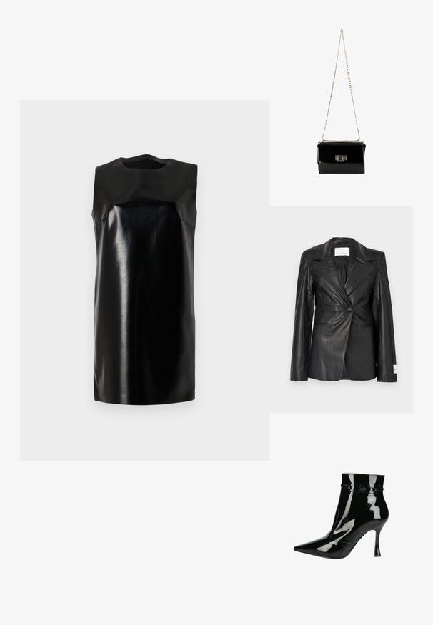 Sort læderblazer med skræddersyet design, enkeltknapslukning, hakkede revers og mærkedetaljer på venstre manchet.; Sort ærmeløs kjole lavet af blankt materiale, med rund halsudskæring, rene linjer og en lige silhuet. Glat tekstur, ingen synlige hardware.; Sorte patentlæder ankelstøvler med spids tå, blank finish, strømlinet design og en smal stilettohæl. Dekorative stropper som detalje.; Sort patentlæder håndtaske med en guldkæde-strop, rektangulær form, med en frontklaplukning og et metallisk logo-accent.
