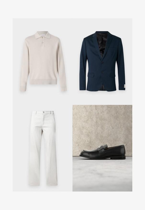 Marineblauer Blazer aus glattem Stoff mit einem Reverskragen, zwei Knöpfen, zwei vorderen Taschen und einem schwarzen Innenfutter.; Helles beiges Langarm-Polohemd aus weichem Material. Mit Kragen, Dreiknopf-Leiste sowie gerippten Bündchen und Saum.; Helle graue Hose mit geradem Bein, aus einem glatten Stoff gefertigt, mit vorderer Knopfverschluss und Seitentaschen.; Schwarzer Lederloafer mit einer Metallmarkenplatte, der nahe einem braunen runden Tisch auf beigem Teppichboden ruht.