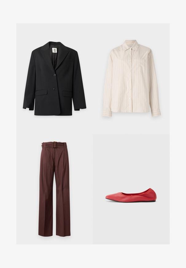 Blazer noir ajusté avec deux boutons, revers crantés, poches avant à rabat et poche poitrine passepoilée, présenté sur un fond clair uni.; Chemise à manches longues en beige clair avec des rayures verticales en crème et orange pâle. Elle présente un col et une poche poitrine unique.; Pantalon marron taille haute à jambes larges, devant plissé et ceinture assortie avec boucle rectangulaire en écaille.; Filippa K REY FLATS - Ballerines - bright red