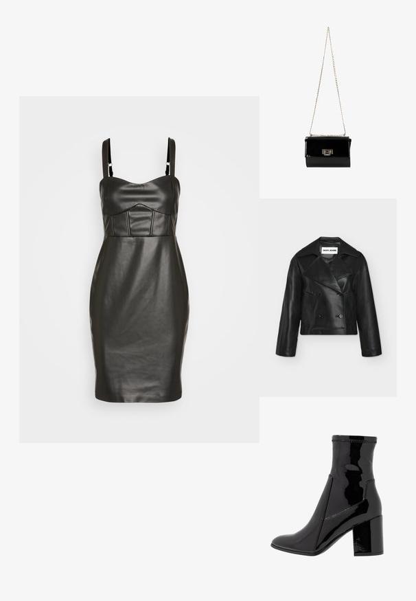 Zwarte cropped double-breasted leren jas met brede revers en twee voorzakken, met DKNY Jeans label aan de binnenkant van de kraag.; Zwarte neplederen jurk met een aansluitende silhouet, dunne schouderbanden en een gestructureerde, gewatteerde bustier met verticale naden. Gladde textuur.; Zwarte patenten enkellaarsjes met een gladde textuur, een spitse neus en een gestructureerde blokhak. Heeft een ritsvrije ontwerping en contrasterende stiksels.; Zwarte gepatineerde leren handtas met een gouden schouderband, rechthoekige vorm, voorzien van een flapsluiting aan de voorkant en een metallic logo accent.