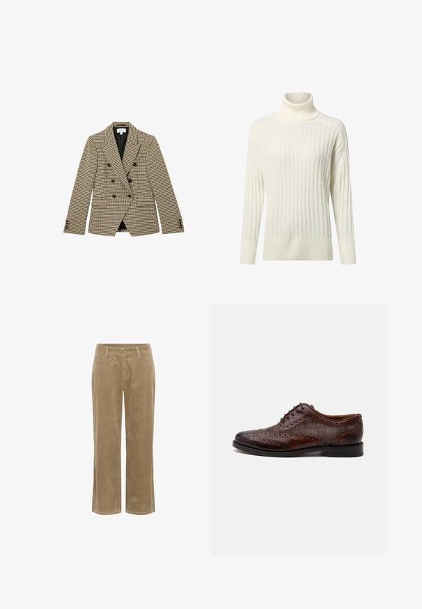 Bruine en beige geblokte blazer met dubbele rij knopen, zwarte knopen, verzonken revers, voorzakken met klep en lange mouwen.; Crème-kleurige turtleneck trui met een ribbelstructuur, lange mouwen en een relaxte fit, met subtiele kleurvariaties doorheen.; Beige corduroy broek met riemlussen, knoopsluiting aan de voorkant, ritssluiting en rechte pijpen.; Bruine leren herenschoen met vleugelstuk, brogue-details en geruite stoffen zijpanelen, zijaanzicht op een witte achtergrond.