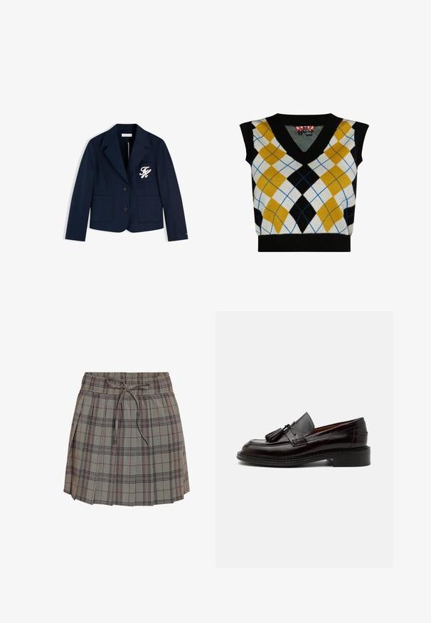 Mørkeblå blazer med to forlommer, to knapper og hvide broderede initialer på venstre brystlomme.; Ærmeløs sweater med V-halsdesign, der har et argyle-mønster i gule, sorte, hvide og blå nuancer. Fremstillet af blødt strikmateriale.; Rutig nederdel med elastisk talje og justerbar snor. Har en lysegrå bund med sorte og røde tern.; Mørkebrun læderloafer med duske, syningsdetaljer og en lav stablet hæl på en ensfarvet lys baggrund.