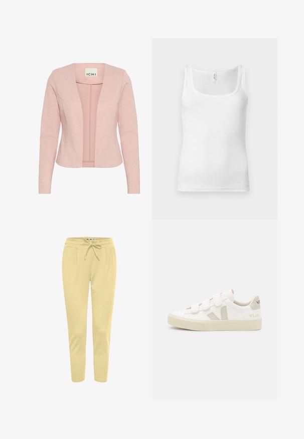 Blazer rosa de manga larga con apertura frontal. Hecho de una tela suave, con una textura sutil y una etiqueta en el escote. Sin cierres.; Camiseta sin mangas blanca de algodón con escote redondo, tirantes estrechos y diseño ajustado. Textura suave y estilo minimalista.; Pantalones jogger de color amarillo claro, hechos de una tela suave, que cuentan con una cintura elástica con cordón y bolsillos laterales.; Zapatillas blancas con correas de velcro, detalles de ante en beige, suela de goma texturizada y logo V en gris. Diseño minimalista, forma redondeada.