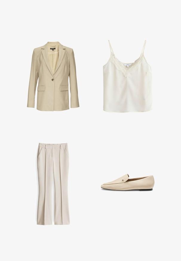 Beige Blazer aus strukturiertem Stoff, mit Reverskragen, einreihiger Knopfschluss und zwei Vorderseiten-Taschen. Futter sichtbar.; Cremefarbene ärmellose Camisole mit dünnen Trägern und Spitzenbesatz entlang des V-Ausschnitts, auf einfachem Hintergrund dargestellt.; Beige maßgeschneiderte Hosen mit zwei vorderen Taschen, flachem Frontdesign und geradem Bein. Glattes Material mit einem leichten Glanz und Plissee-Details.; Beiger Leder-Slipper mit spitzer Zehenpartie, flacher schwarzer Sohle und kleinem metallischem Logodetail in der Nähe des oberen Randes.