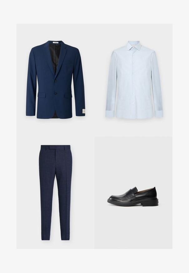Blazer homme bleu marine avec deux boutons sur le devant, revers crantés, poches à rabat et une poche poitrine passepoilée, présenté sur fond blanc.; Chemise homme bleu clair à manches longues, fermeture boutonnée sur le devant, col pointu et motif à carreaux discret.; Pantalon habillé homme bleu marine sur mesure avec passants de ceinture, pli avant et coupe ajustée sur fond uni.; Chaussure habillée noire en cuir, à enfiler, avec un petit talon et un logo Calvin Klein discret sur le côté, présentée de profil sur un fond blanc.