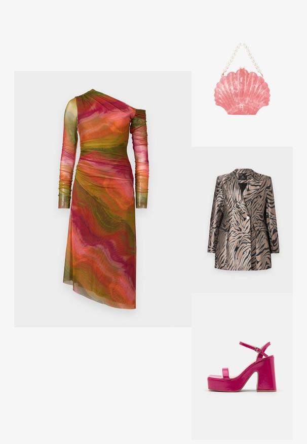 Metallic bronzefarvet blazer med sorte zebra-striber, der har et dobbeltknapdesign, klapkrave og to frontlommer.; AMUR DRENA DRESS - Etuikjole - lucid glaze; RAID MAARIA - Højhælede sandaletter / Højhælede sandaler - pink; Lyserød gennemsigtig clutch formet som en muslingeskal med håndtag af perle og perlelås.