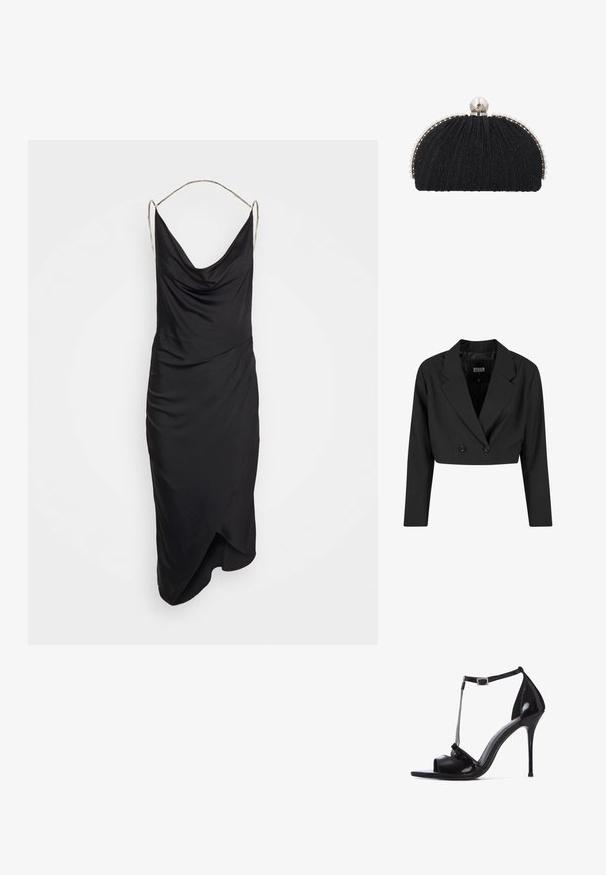 Schwarze, taillierte Blazerjacke aus glattem Stoff. Verfügt über eine doppelte Knopfleiste mit zwei schwarzen Knöpfen und scharfen Revers. Mit langen Ärmeln.; Et Ochs ILA CHAIN COWL NECK MIDI DRESS - Cocktailkleid/festliches Kleid - black; Schwarze Lackleder-High-Heel-Sandale mit offener Zehe, T-Riemen-Design, silbernem Kettenakzent und verstellbarem Knöchelriemen.; Schwarze Abend-Clutch mit strukturiertem Stoff, eingefasst von einer Reihe kleiner Perlen und einem großen Perlenverschluss oben.