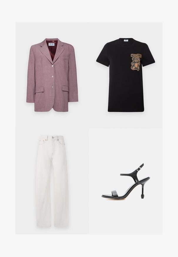 Lys lilla blazer med striber og notched klap, to frontlommer, tre sølvknapper og en maroon satinforing.; Sort t-shirt med korte ærmer med et tanfarvet bamsemotiv og teksten "MOSCHINO" på venstre bryst.; Bredde ben jeans i off-white denim, med højt liv, frontlukning med knap og diskret syninger langs sømmene. Glat tekstur.; Sort læder sandal med høje hæle, tynde stropper, åben tå og justerbar ankelspænde, vist mod en ensartet hvid baggrund.