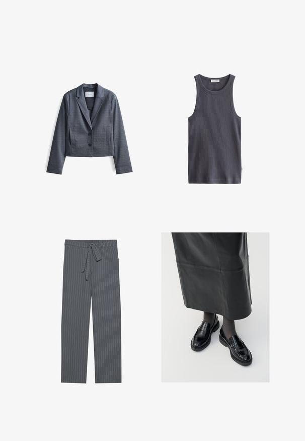 Dunkelgrauer, taillierter Blazer aus glattem Stoff mit Reverskragen, Zwei-Button-Verschluss und seitlichen Taschen. Schlichte Gestaltung, minimalistische Akzente.; Ärmelloses, geripptes dunkelgraues Tanktop mit rundem Ausschnitt und kleinem weißem Stoffmarkenetikett an der Seite.; Graue Nadelstreifen-Hosen mit elastischem Bund, Bindegürtel und lockerer Passform. Hergestellt aus einem glatten Stoff, haben sie vertikale Streifen.; Schwarze Lederloafers mit glatter Oberfläche, verziert mit einem dekorativen Riemen, runder Zehenpartie und texturierten Sohlen. Getragen mit einem langen schwarzen Lederrock.