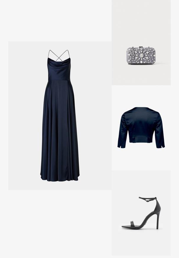 Dunkel marineblaue, kurz geschnittene Jacke mit langen Ärmeln, von hinten auf weißem Hintergrund gezeigt.; Navy-satin Abendausschnittkleid mit Cowl-Ausschnitt, dünnen, gekreuzten Trägern und einem fließenden, bodenlangen Rock. Sanfte Textur und elegante Silhouette.; Schwarze High Heels Sandalen mit offener Zehe, dünnen Riemen und Knöchelverschluss. Glatte Ledertextur mit spitzem Zehendesign.; Kleine rechteckige dunkelgraue Clutch, verziert mit klaren Strasssteinen in einem strahlenförmigen Muster und einem silbernen Kettenriemen.