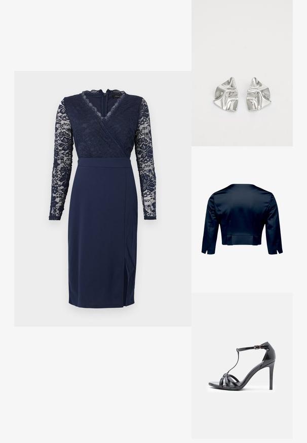 Dunkel marineblaue, kurz geschnittene Jacke mit langen Ärmeln, von hinten auf weißem Hintergrund gezeigt.; Marineblaues Midikleid mit langen Spitzenärmeln, Spitzenwickeloberteil, V-Ausschnitt, tailliertem Bund und seitlichem Schlitz.; Schwarze Lackleder-Sandaletten mit hohen Absätzen, dünnen Riemen, T-Bar-Design, Schnallenverschluss und einer eleganten, kurvigen Silhouette.; Silberne Metallohrringe mit einem wellenförmigen, skulpturalen Design, das eine polierte Oberfläche und unregelmäßige Formen aufweist, die eine zeitgenössische Ästhetik betonen.