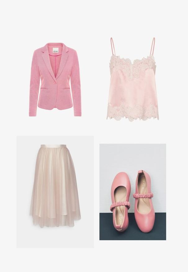 Rosa Blazer mit aufgesetztem Revers, Ein-Knopf-Verschluss, zwei vorderen Taschen und einem strukturierten Stoff. Etikett trägt die Aufschrift "ICHI."; Hellrosa Satin-Camisole mit weißer Spitzenverzierung entlang des Ausschnitts und Saums, mit dünnen, verstellbaren Trägern.; Ida Sjöstedt FLAWLESS SKIRT - A-Linien-Rock - warm beige; Rosa Leder-Balletschuhe mit abgerundeter Zehe, ausgestattet mit einem gerafften Riemen über dem Spann und einem glatten Innenfutter.