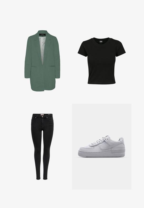 Grøn blazer med en skræddersyet pasform, enkelt spil, to forlommer og en stribet foring. Fremstillet af blødt, letvægtsstof.; Sort kortærmet t-shirt lavet af glat bomuldsstof, med rund halsudskæring og en tætsiddende pasform. Ingen synlige mønstre eller accenter.; Sorte skinny jeans med forlommer, bæltestropper og knaplukning, vist mod en hvid baggrund.; Grå Nike Air Force 1 sneakers med perforeret tå, glat læderoverdel, tyk sål og præget 'AIR' detalje på hælen.